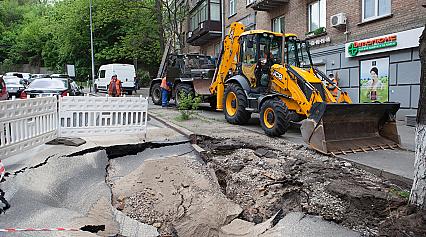 Ліквідація аварій на вул. В.Гетьмана, 27 та Кловскому узвозі, 14