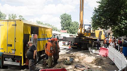 Заміна засувок на розі вулиць Жмеринська та Зодчих