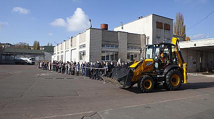 У Київводоканалі привітали водіїв з Днем автомобіліста і дорожника