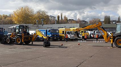 У Київводоканалі привітали водіїв з Днем автомобіліста і дорожника