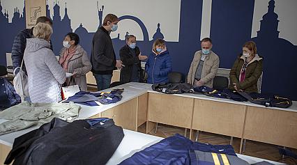 Огляд зразків спецодягу перед закупівлею