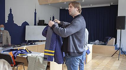 Огляд зразків спецодягу перед закупівлею