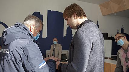 Огляд зразків спецодягу перед закупівлею