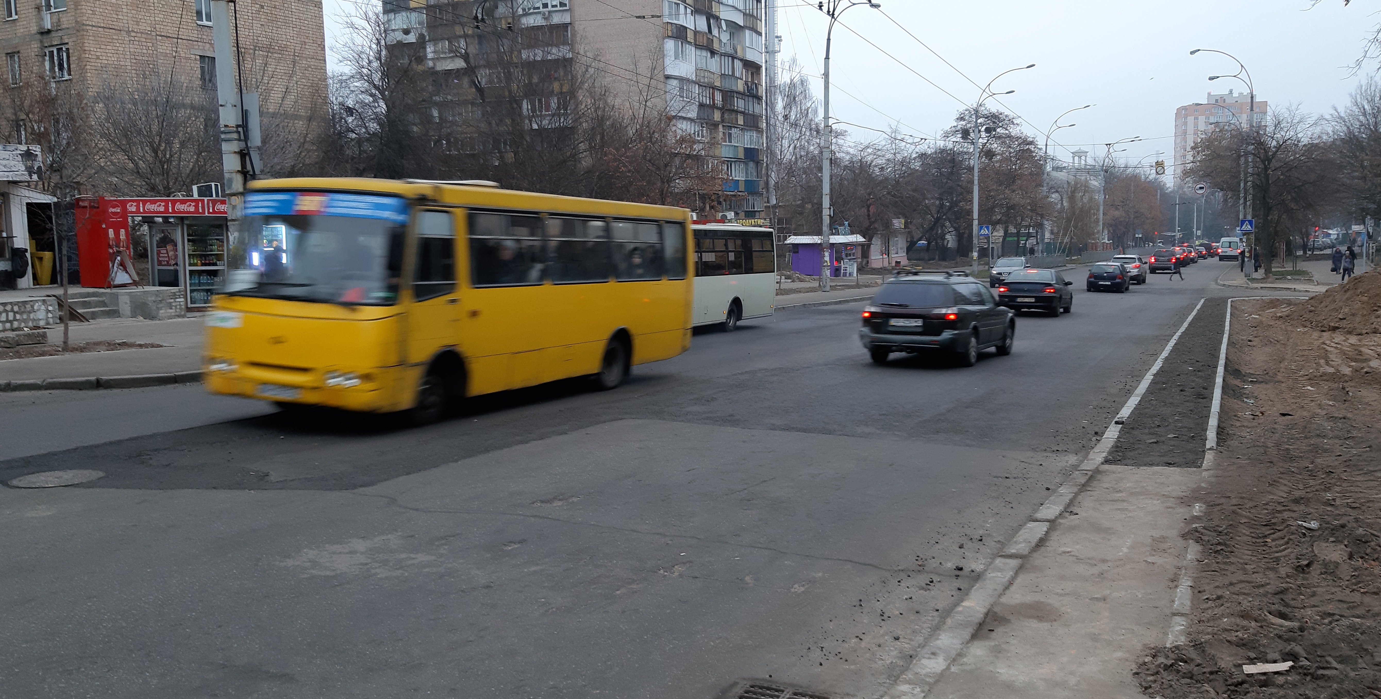 Відновлено рух транспорту після ремонту Мостицького колектору