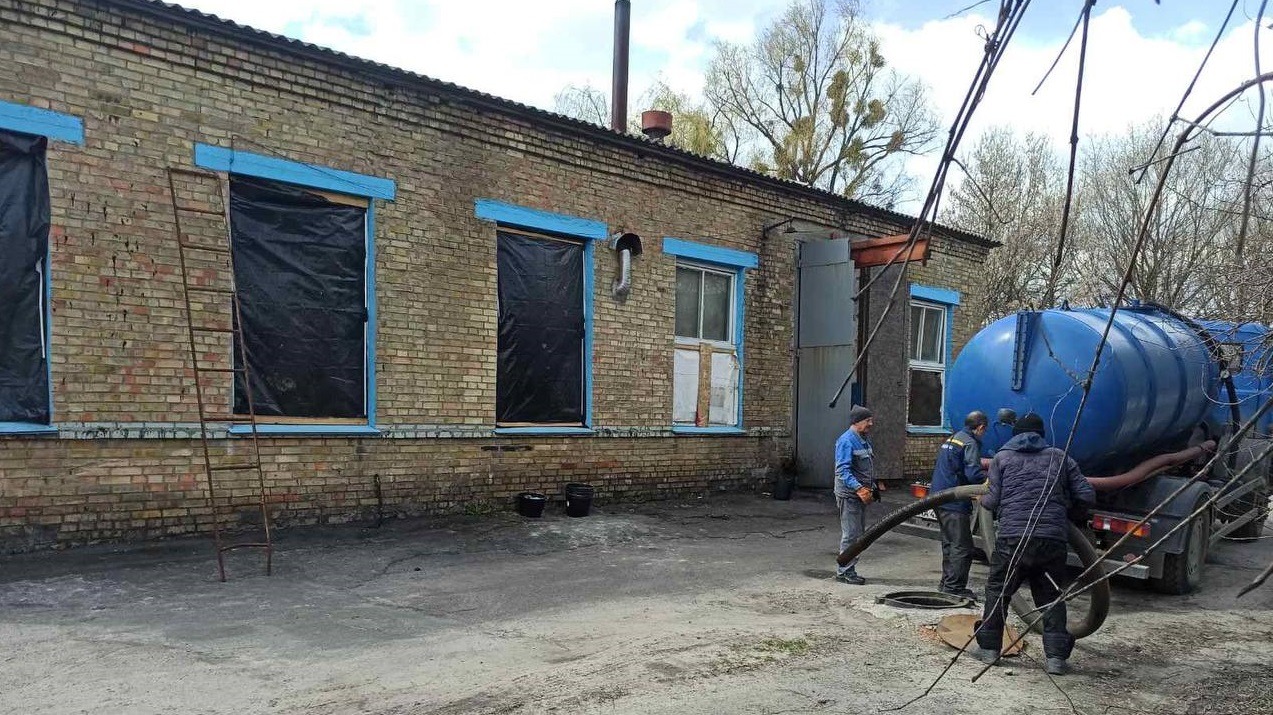 Київводоканал допомагає відновити водовідведення Бородянки