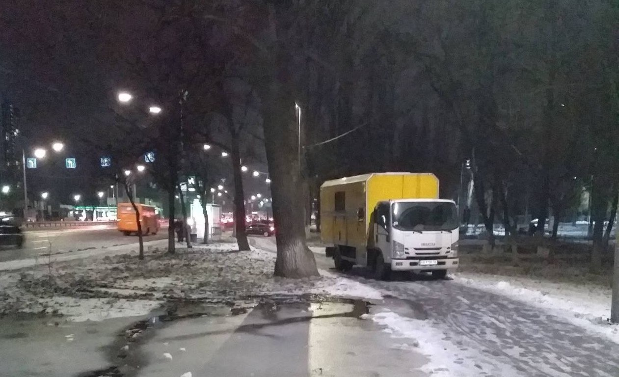 Усуваємо витік на проспекті Палладіна