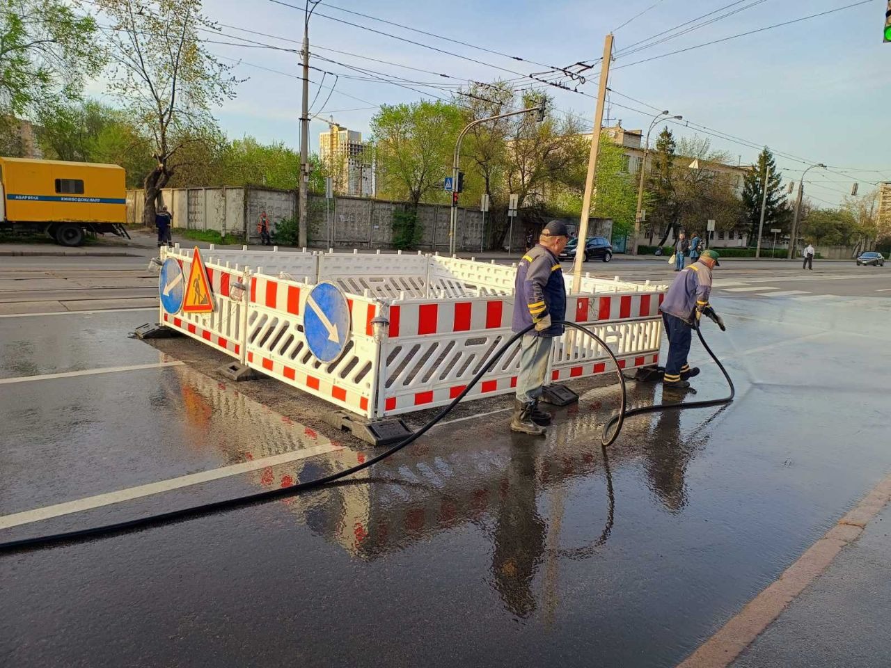 Тривають  роботи на вулиці Привокзальній
