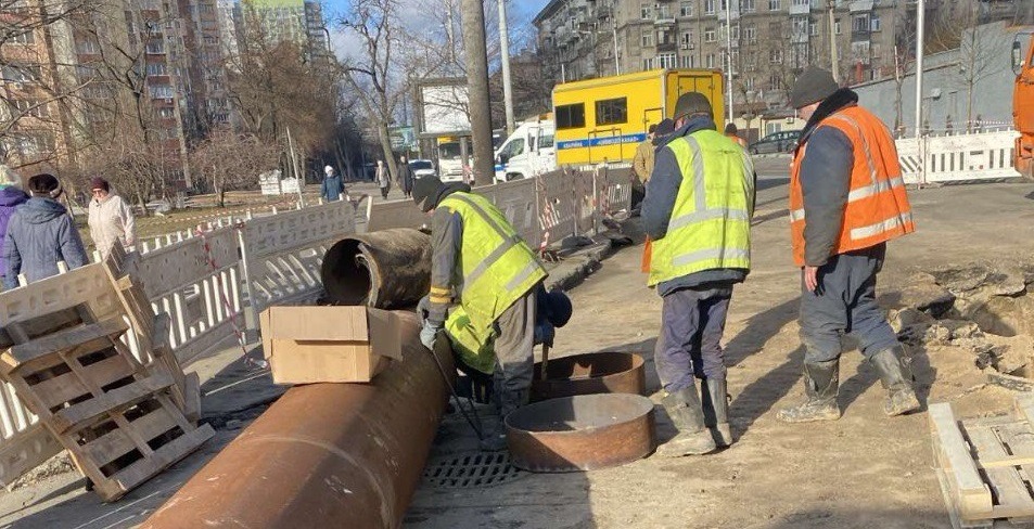 Продовжуються ремонтні роботи в Шевченківському районі